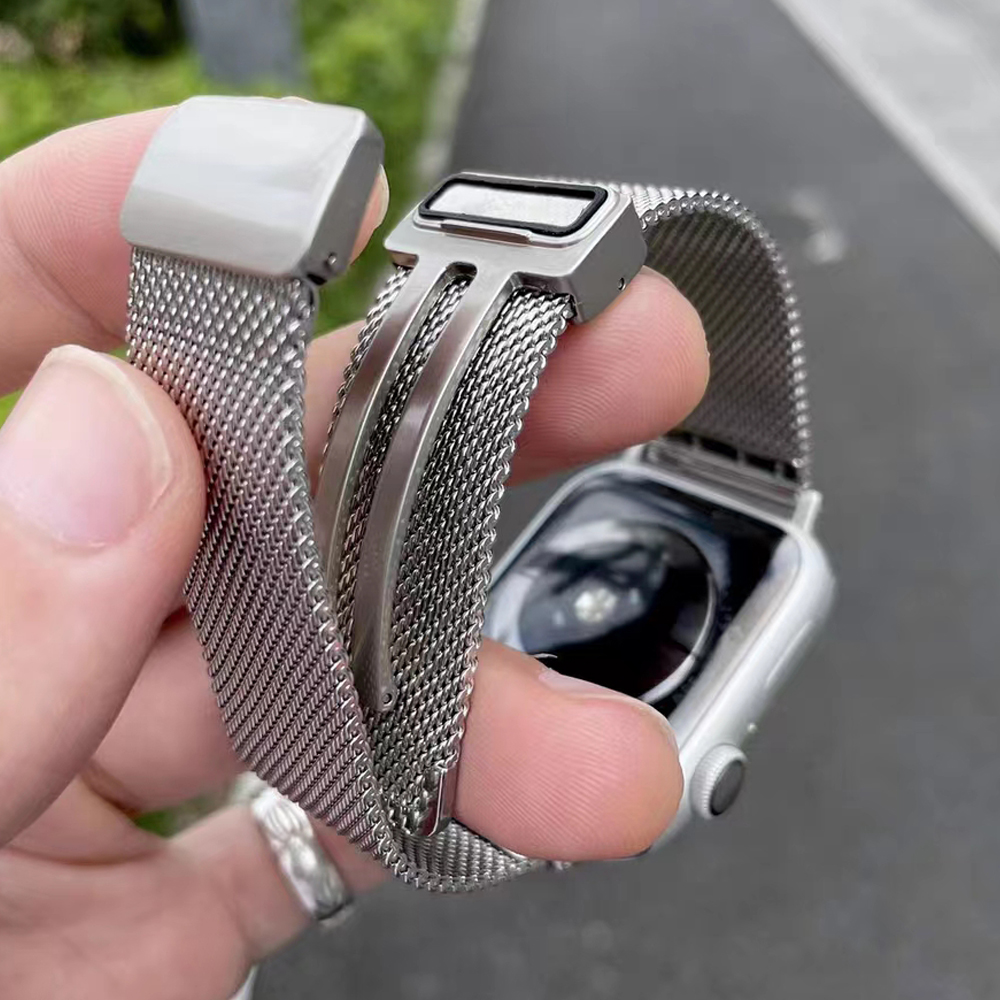 ループメッシュストラップ Apple Watch Ultra - Mesh Coil Strip のレビューと価格